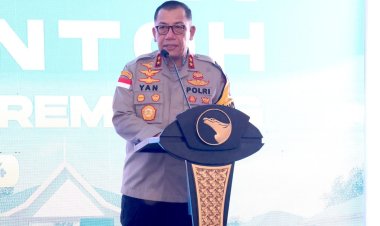 KAPOLDA KEPRI HADIRI PELETAKAN BATU PERTAMA PEMBANGUNAN EMPAT RUMAH CONTOH DI TANJUNG BANON REMPANG TAHUN 2024