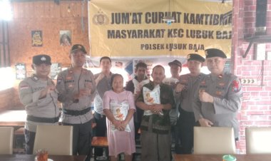 Polsek Lubuk Baja Melaksanakan jumat Curhat di Pasar Baru Jodoh Kec. Lubuk Baja Kota Batam