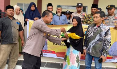 Giat Jum’at Curhat Kamtibmas & Pembagian Bansos Polsek Sungai Beduk