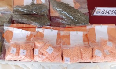 Kapolresta Barelang Gelar Konferensi Pers Ungkap Tersangka Peredaran Gelap Narkotika Jenis Sabu, Pil Ekstasi, dan Pemusanahan Barang Bukti