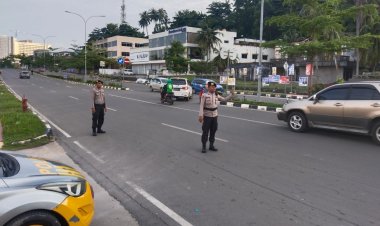 Kegiatan pengaturan Jalan Strong poin pagi di wilayah Polsek Lubuk Baja kota Batam