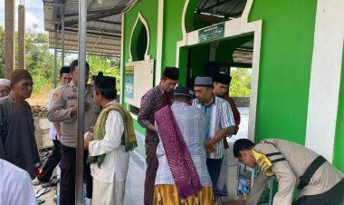 Giat Jumat Berkah Polsek Sungai Beduk Bersama Jamaah Masjid Al Fajar Sungai Daun Kel. Tanjung Piayu