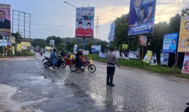 Personil Polsek Sungai Beduk Polresta Barelang Laksanakan Strong Point Sore antisipasi kemacetan pada sore hari