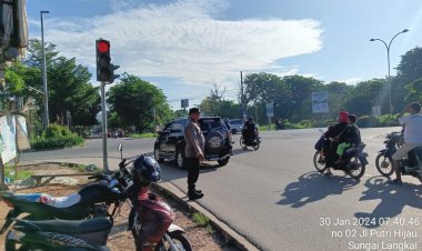 Operasi Strong Point Polsek Sagulung Sukses Dilaksanakan untuk Memastikan Keamanan Lalu Lintas di Batam