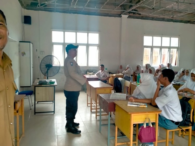 Polsek Sekupang Binluh Balap Liar Dan Knalpot Brong di Sekolah SMA Negeri 024 Kota Batam