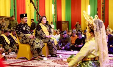 PENGANUGRAHAN GELAR KEHORMATAN DATOK SERI SAKTI BHAYANGKARA UTAMA KEPADA WAKAPOLRI KOMJEN. POL. DRS. AGUS ANDRIANTO, S.H., M.H.