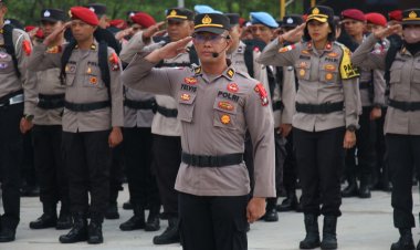 Kapolresta Barelang Pimpin Apel Pergeseran Pasukan Pengamanan TPS Pemilu 2024