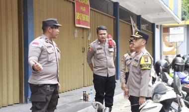 Wakapolresta Barelang Melakukan Pengecekan Petugas Pengamanan TPS Dalam Pelaksanaaan Pemungutan Suara Lanjutan di 8 TPS Kec. Lubuk Baja, Kota Batam