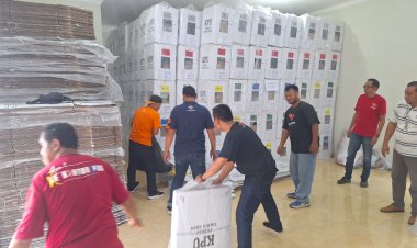 Polres Bintan Lakukan Pengawalan Dan Pengamanan Pelepasan Logistik Pemilu Hasil Rekapitulasi Perolehan Suara