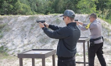 Keseruan Latihan Menembak Polres Lingga Bersama Awak Media