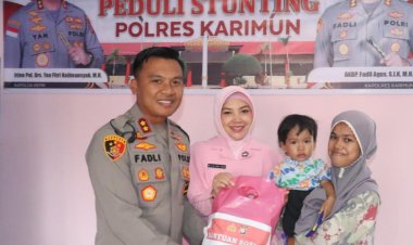 Peduli Stunting, Kapolres Karimun Bersama Bhayangkari Beri Vitamin A Pada Balita