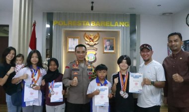 Kapolresta Barelang Terima Kunjungan Atlet Tenis Junior Kota Batam Yang Menjuarai Turnamen di Tanjung pinang dan Johor Malaysia