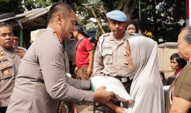 Polres Metro Jakarta Barat dan Polsek Metro Tamansari Gelar Bakti Sosial Salurkan 350 Paket Beras 'Bersatu Dalam Kepedulian'