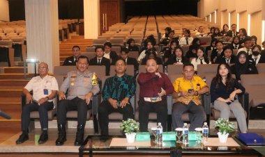 KABID HUMAS POLDA KEPRI BERIKAN KULIAH UMUM KEPADA MAHASISWA ITEBA DAN BTP