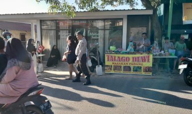 Personil Polsek Sungai Beduk Laksanakan Pengamanan Pasar Tumpah/Bazar Ramadhan di Wilayah Hukum Polsek Sei Beduk