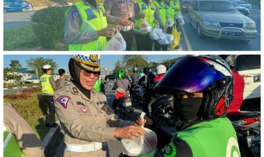 Ditlantas Polda Kepri berbagi takjil berbuka kepada pengendara