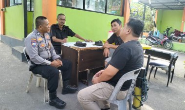 Bersama Warga, Bhabinkamtibmas  Polsek Sekupang Himbau jaga Kamtibmas Selama Ramadhan