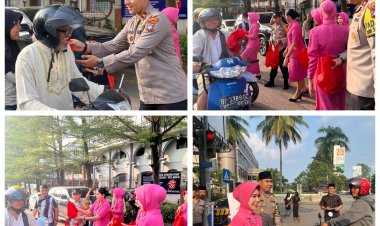 Polsek Batu Ampar dan Bhayangkari Bagikan Takjil Berkah kepada Pengguna Jalan di Bulan Suci Ramadhan 1445 H/2024 M