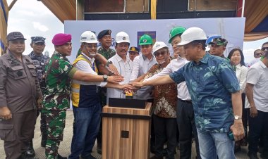 MV Sitc Hakata Voy 2407 N Tiba di Pelabuhan Batu Ampar untuk Perjalanan Perdana