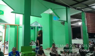 Kegiatan Sholat Tarawih Keliling Polsek Sungai Beduk Mempererat Hubungan dengan Masyarakat Kecamatan Sungai Beduk