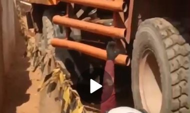 Kecelakaan Trafik di Batam: Mobil Dumb Truck Terbalik, Satu Orang Tewas