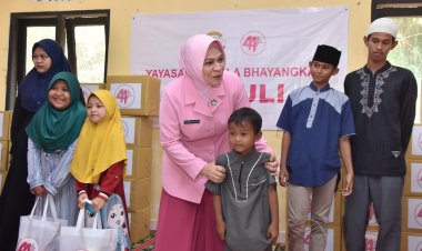 MEMPERINGATI HUT KE 44, YAYASAN KEMALA BHAYANGKARI DAERAH KEPRI BERBAGI TALI ASIH DIBULAN SUCI RAMADAN