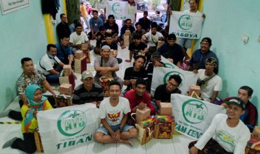 ATB Kurir Bagikan Parcel untuk Merayakan Idul Fitri 1445 H/2024 H
