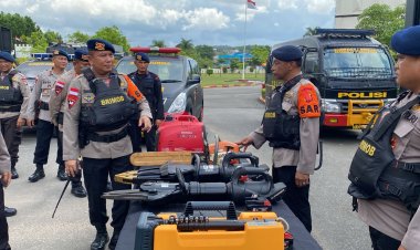 ANTISIPASI CUACA EKSTRIM, UNIT SAR SATBRIMOB POLDA KEPRI LAKSANAKAN SIAGA BENCANA