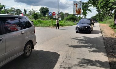 Personil Polsek Sungai Beduk Polresta Barelang Laksanakan Strong Point Pagi antisipasi kemacetan pada pagi hari