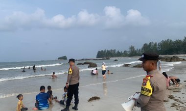 Patroli tempat wisata, Polisi berikan Tips aman kepada pengunjung Pantai