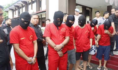 Satresnarkoba Polresta Barelang Gelar Konferensi Pers Pemusanahan Barang Bukti Narkotika Jenis Sabu Seberat 3.061,1088 Gram