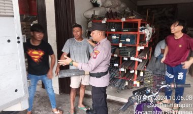 Sambangi Pekerja Bongkar Muat barang, Batara Biru Polsek Sekupang sampaikan pesan Kamtibmas