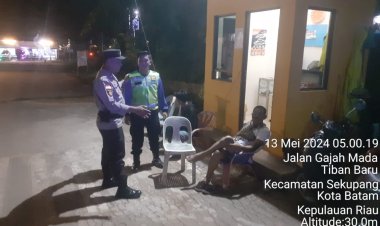 Kegiatan Rutin Patroli Malam, Batara Biru Sekupang Sapa Warga Di Pos Satpam