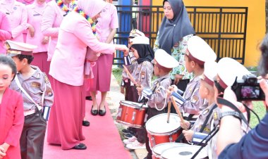 SAMBUT HUT HKGB KE 72, BHAYANGKARI DAERAH KEPRI : MENDUKUNG PENDIDIKAN, PERKEMBANGAN ANAK MENJADI GENERASI BERPRESTASI DAN BERAKHLAK MULIA