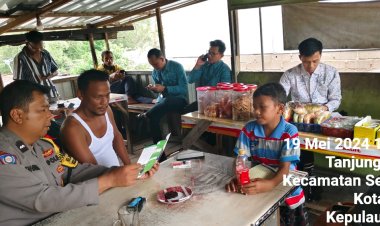 Bhabinkamtibmas Tanjung Pinggir himbau warga yang sedang nongkrong