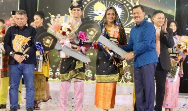 KABID HUMAS POLDA KEPRI MENJADI JURI GRAND FINAL PEMILIHAN DUTA WISATA ENCIK DAN PUAN KOTA BATAM 2024