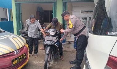 Bantu Warga, Bhabinkamtibmas Polsek Sekupang Berikan Pelayanan Terbaik