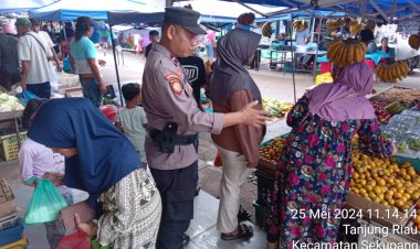 Batara Biru Sekupang himbau pengunjung pasar Victory Tanjung Riau sampaikan pesan Kamtibmas