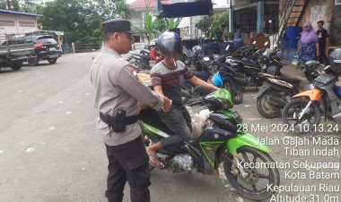 Batara Biru Polsek Sekupang sampaikan pesan Kamtibmas kepada warga berkendara