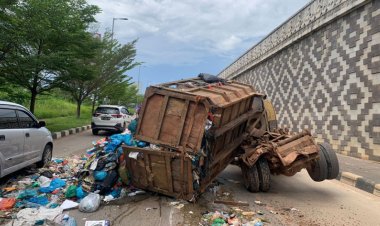 Truk Sampah Terbalik di Batam, DLH Usulkan Peremajaan Armada