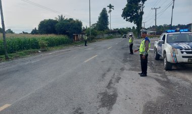 Sat Lantas Polres Simalungun Amankan Jalur Wisata pada Hari Libur Minggu