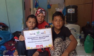 LAZISMU Kepulauan Riau Berikan Bantuan Beasiswa Pendidikan untuk Alif & Arif