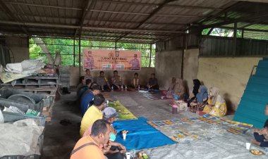 Kapolsek Sekupang Dengarkan Masukan Warga Dalam Kegiatan Jumat Curhat Di Tanjung Pinggir