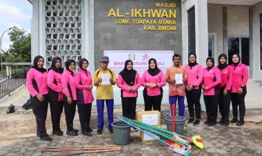 Bakti Religi Polres Bintan Dalam Rangka Hari Bhayangkara ke-78, Bersihkan Tempat Ibadah