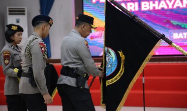 Upacara Pencucian Pataka Polda Kepri Sambut Hari Bhayangkara ke-78