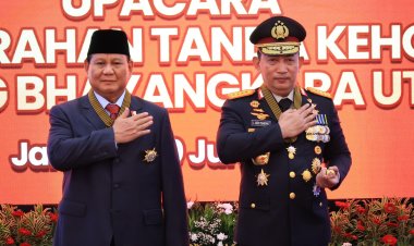 Menhan Prabowo Subianto Terima Penghargaan Tanda Kehormatan Bintang Bhayangkara Utama Polri
