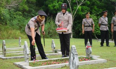 Polres Lhokseumawe Gelar Upacara Ziarah dan Tabur Bunga dalam Peringatan Hari Bhayangkara ke-78 di TMP Blang Panyang