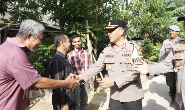 Sambut Hari Bhayangkara Ke-78, Polresta Barelang Salurkan Air Bersih di Lingkungan Masjid Ar-Rohman Bengkong Kota Batam
