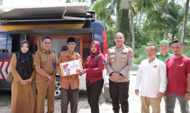 Bantuan kemanusiaan Polres Lingga Bedah Rumah Masyarakat