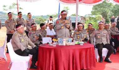 IRJEN YAN FITRI HALIMANSYAH LAKSANAKAN KEGIATAN PENANAMAN POHON DALAM RANGKA HARI BHAYANGKARA KE-78